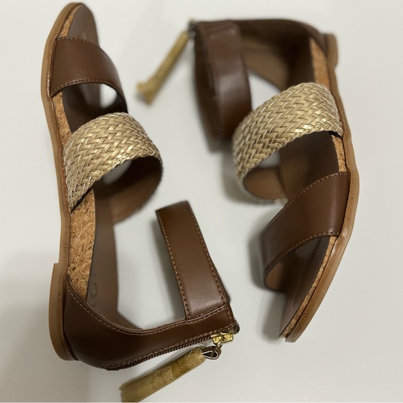 UGG “Mirabel” Metallic Leather Woven Ankle Strap Tassel Sandals NWOT/NWOB - Picture 6 of 10